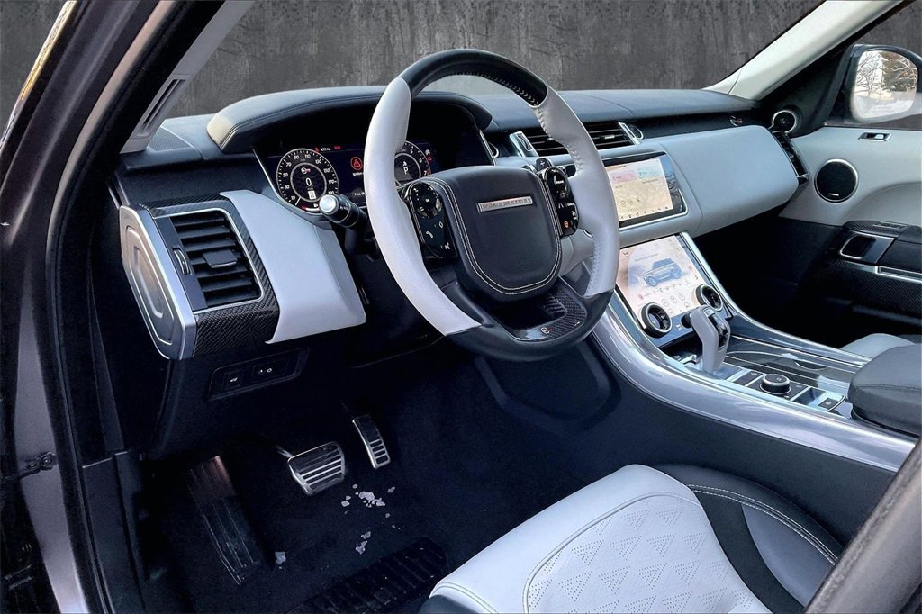Used 2022 Land Rover Range Rover Sport SVR image 17