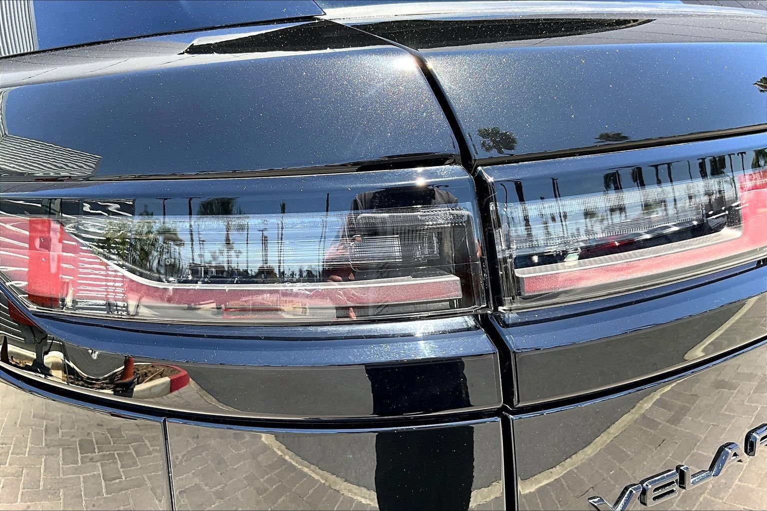 Certified 2025 Land Rover Range Rover Velar Dynamic SE AWD/4WD image 28