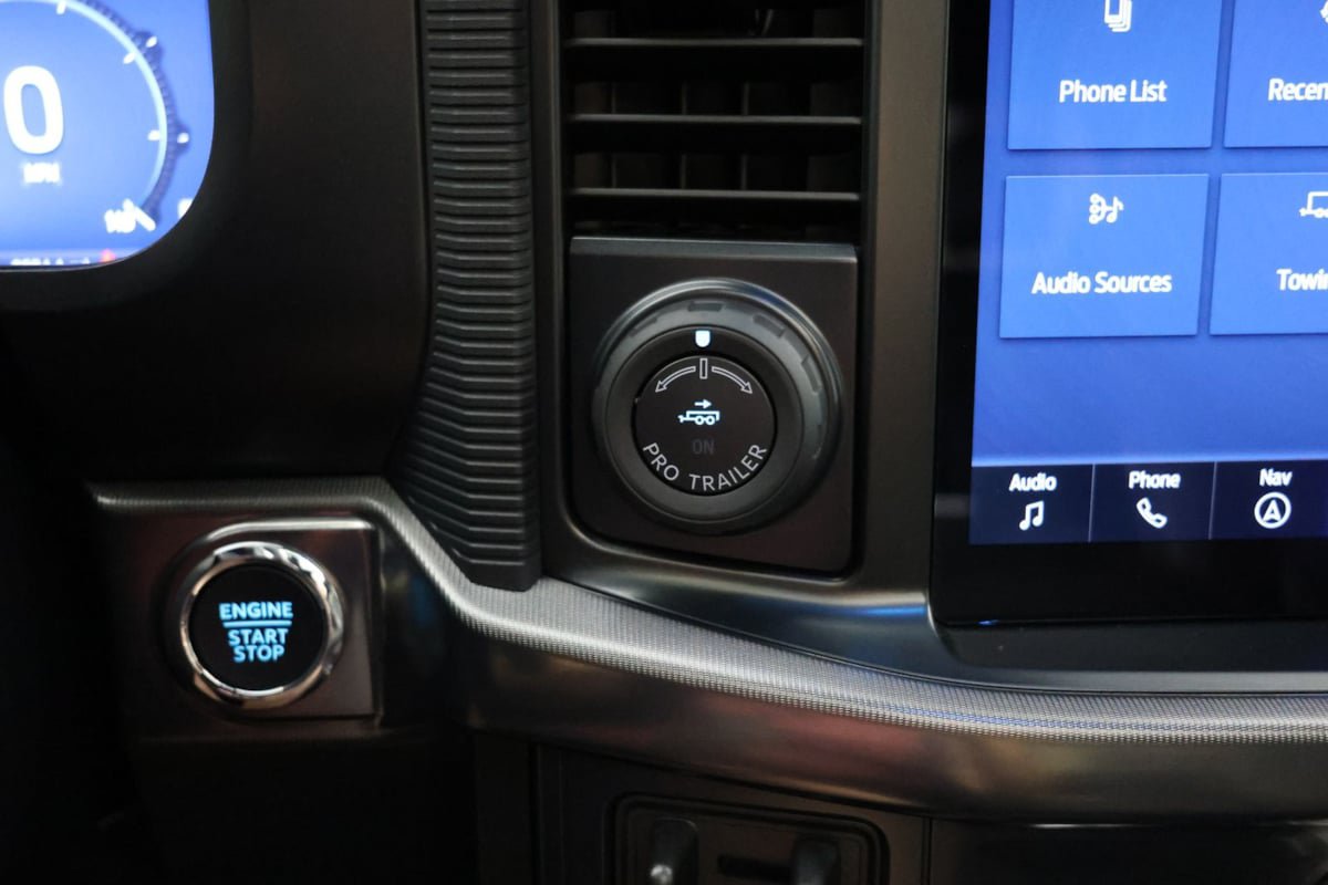 Used 2025 Ford F150 Raptor AWD/4WD image 31