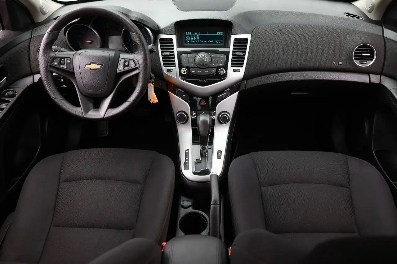 Used 2015 Chevrolet Cruze LT FWD image 21