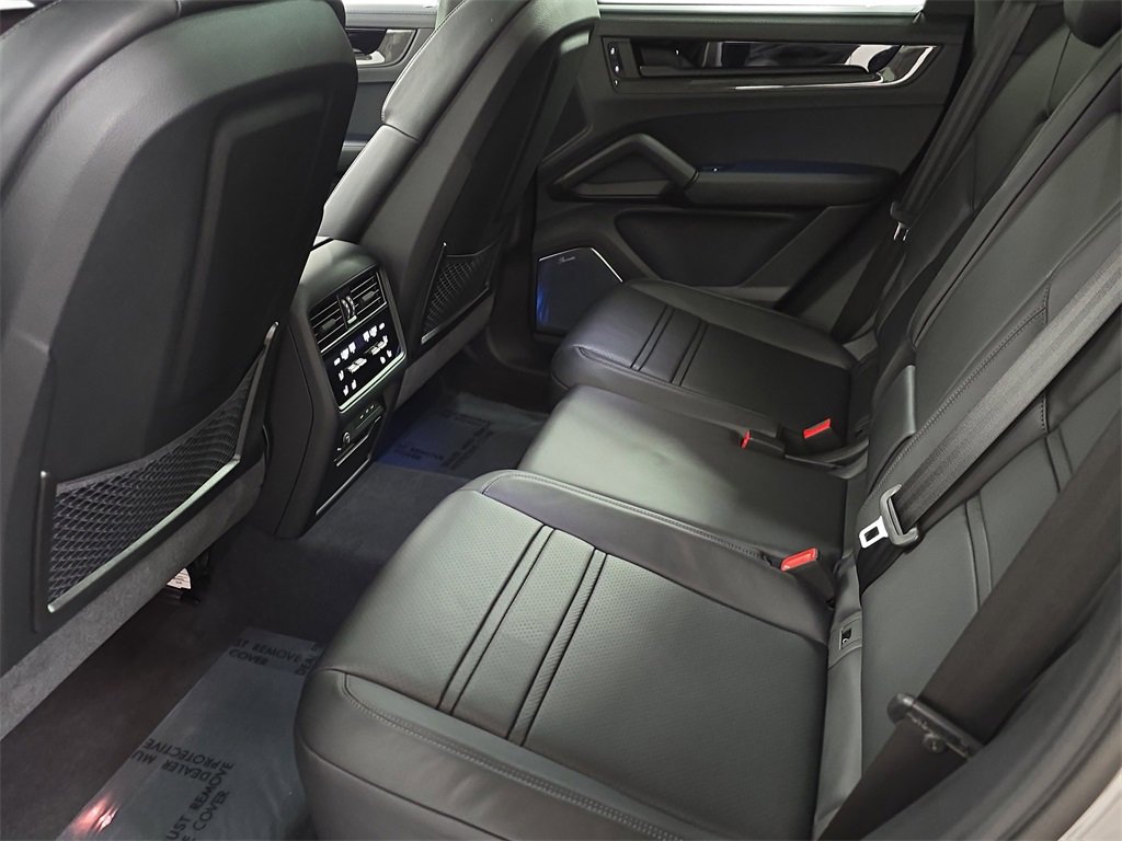 Used 2025 Porsche Cayenne GTS image 24
