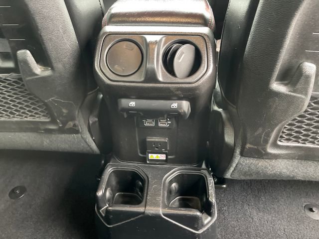 Used 2020 Jeep Gladiator Rubicon w/ Advanced Safety Group AWD/4WD image 30