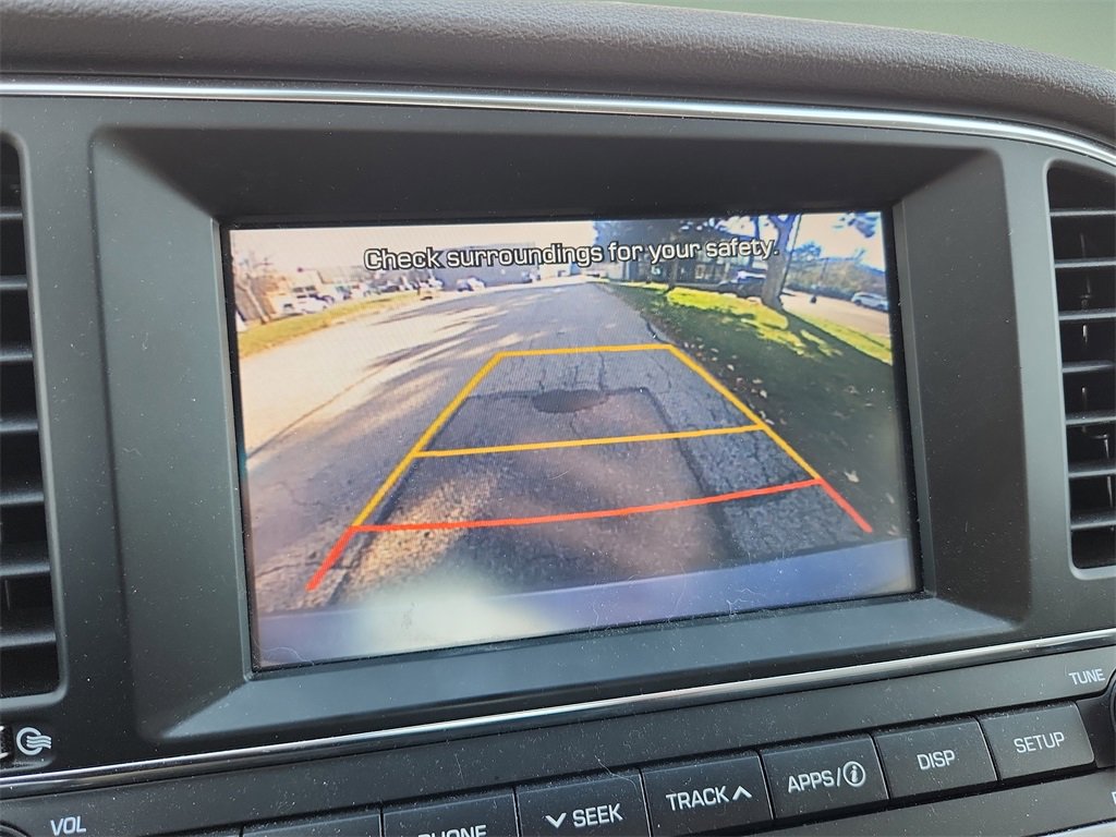 Used 2017 Hyundai Elantra SE image 19