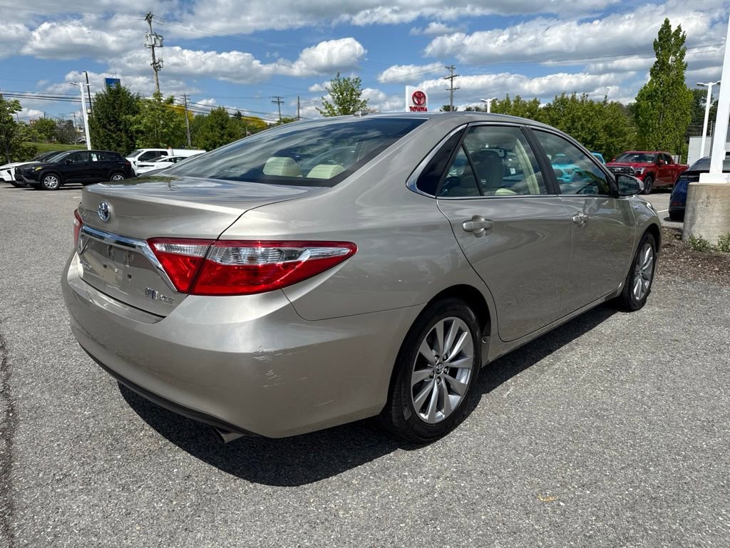 Used 2015 Toyota Camry XLE w/ Moonroof Package FWD image 5