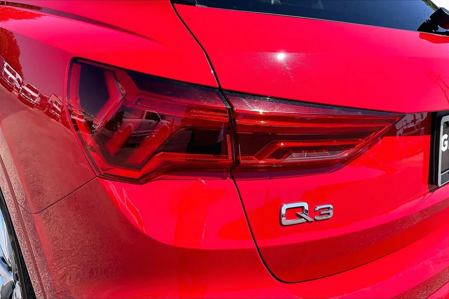 Used 2024 Audi Q3 2.0T Premium AWD/4WD image 29