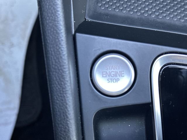 Used 2021 Volkswagen Jetta SE w/ SE Cold Weather Package image 18