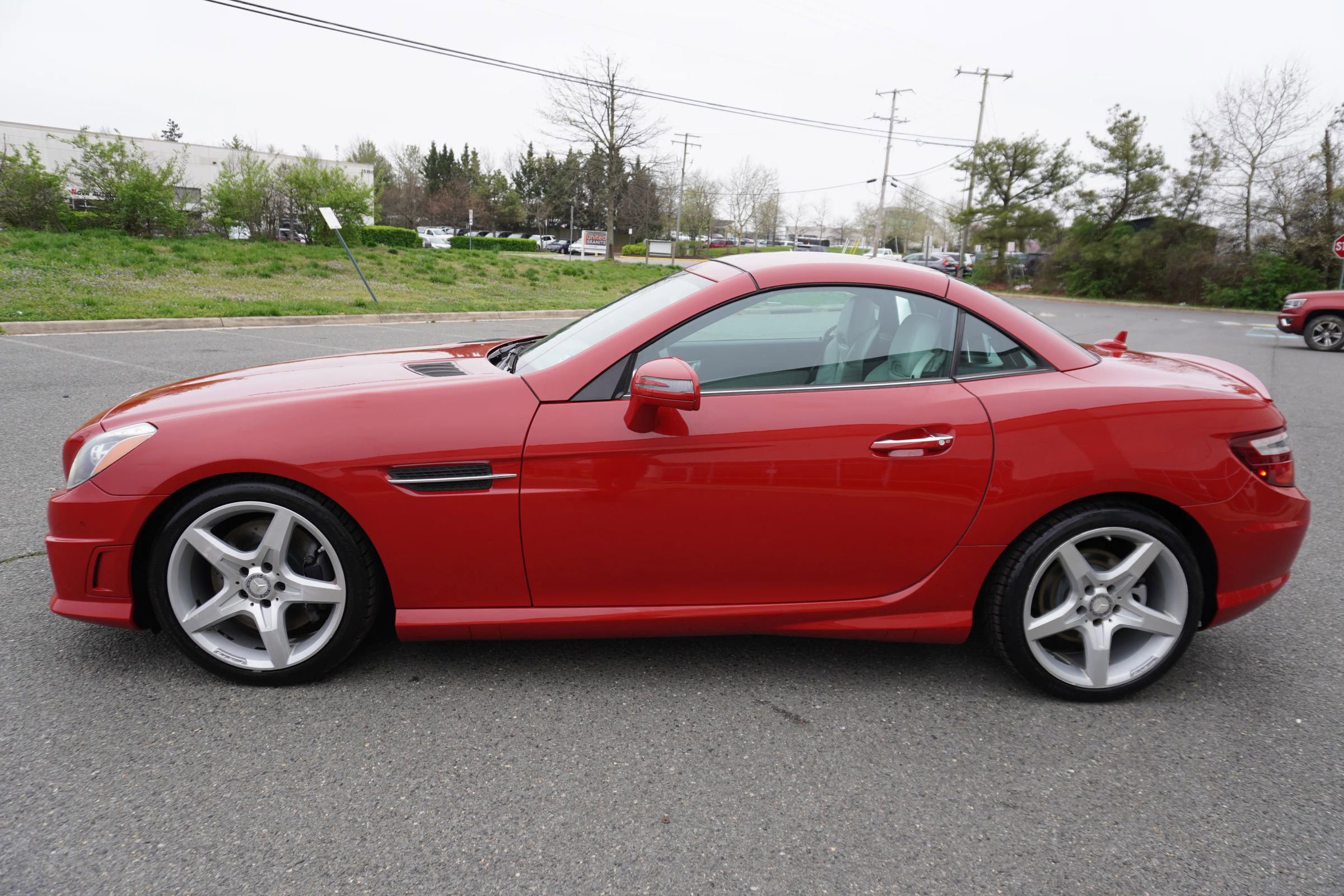 Used 2012 Mercedes-Benz SLK 350 image 4