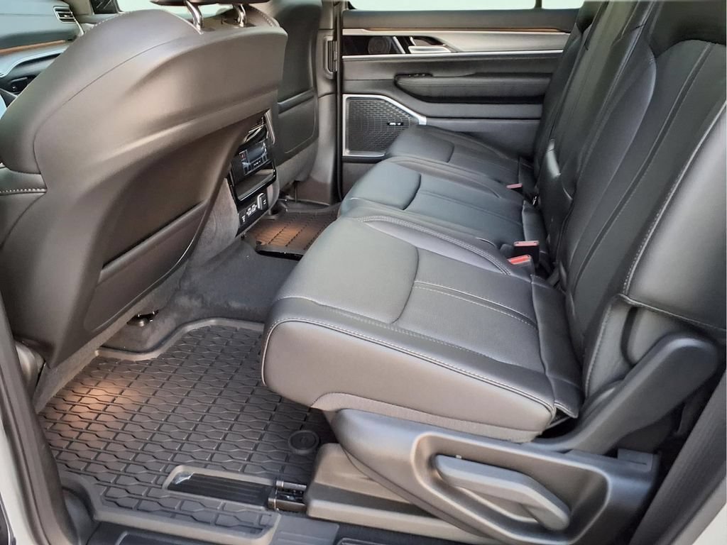 New 2026 Jeep Grand Wagoneer L 4WD image 11