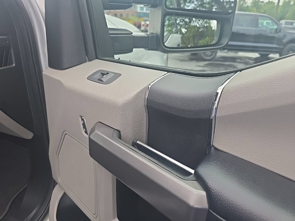 Used 2019 Ford F250 XLT w/ XLT Value Package AWD/4WD image 39