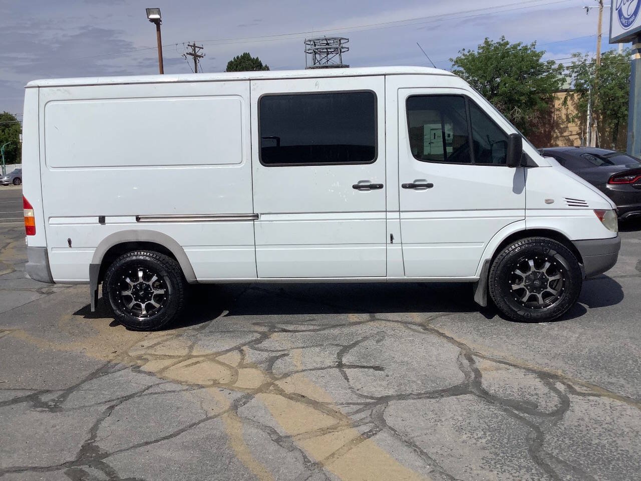 Used 2003 Dodge Sprinter 2500 RWD image 10