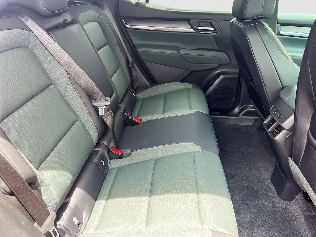 Used 2026 GMC Terrain AT4 w/ Convenience Package III AWD/4WD image 27