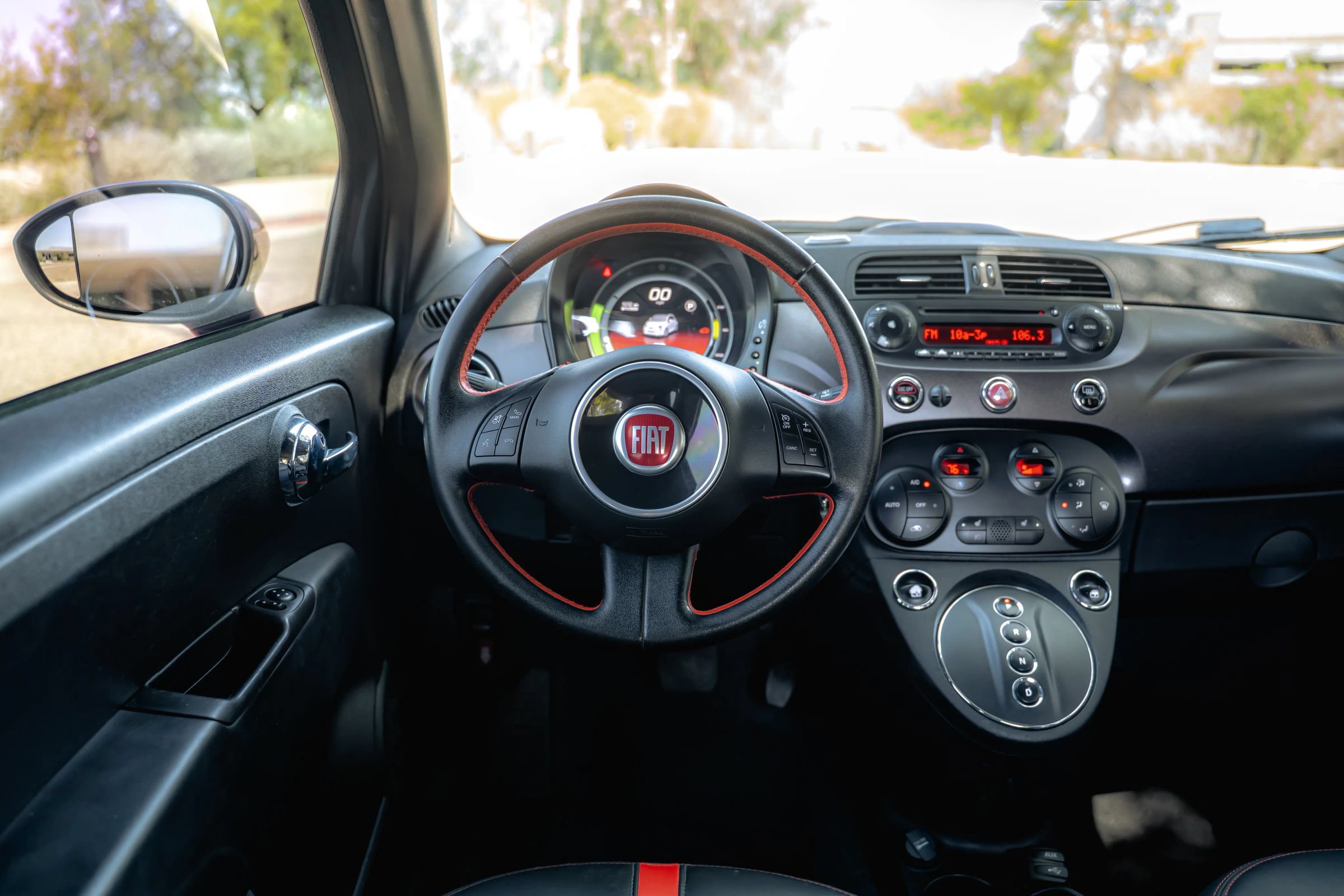 Used 2015 FIAT 500 e FWD image 31