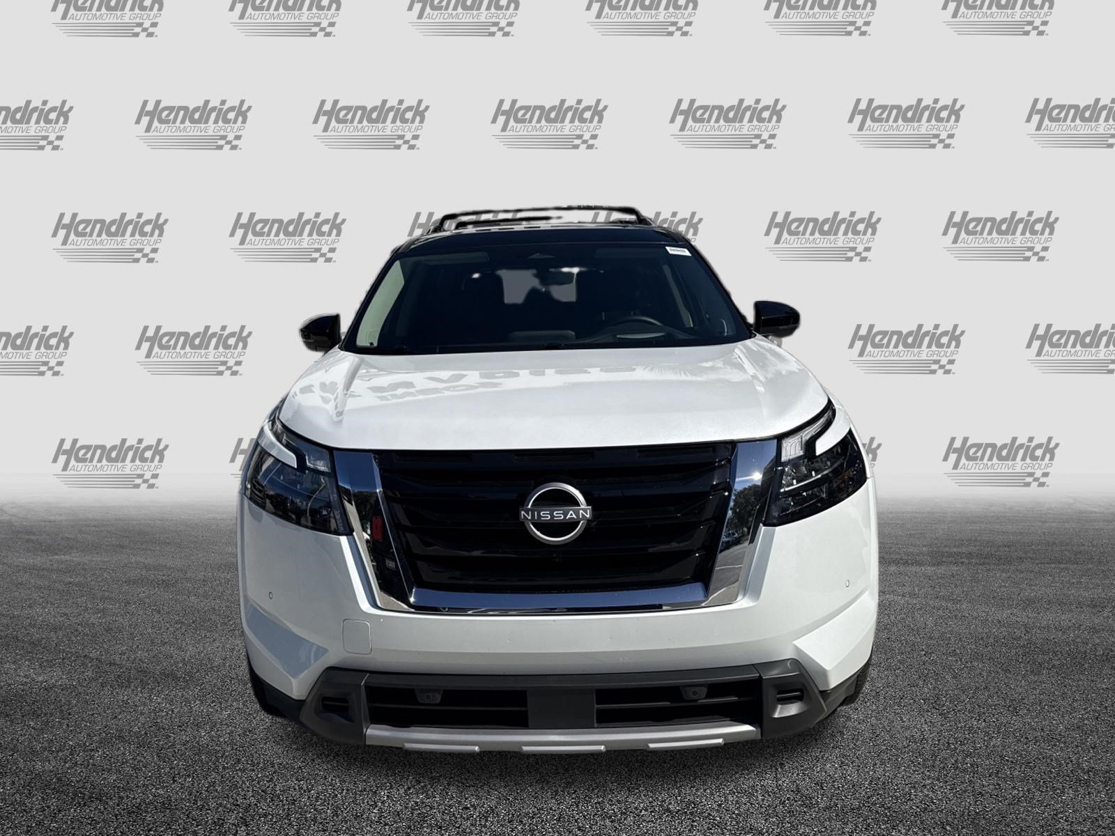 Used 2025 Nissan Pathfinder Platinum w/ Cargo Package AWD/4WD image 3