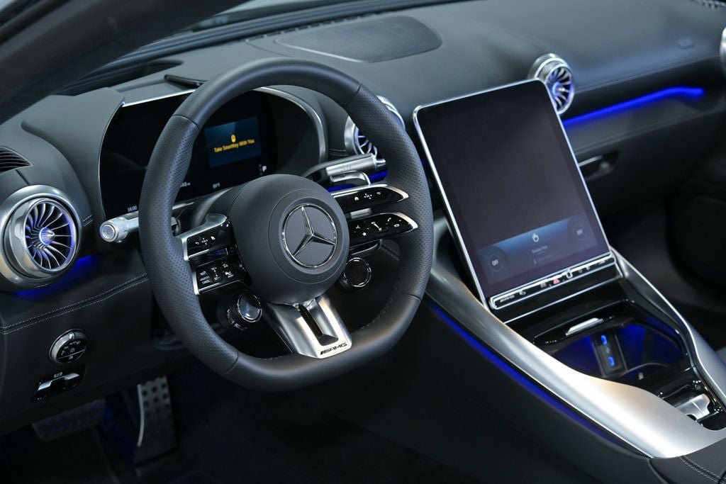 Used 2026 Mercedes-Benz SL 63 AMG 4MATIC image 26