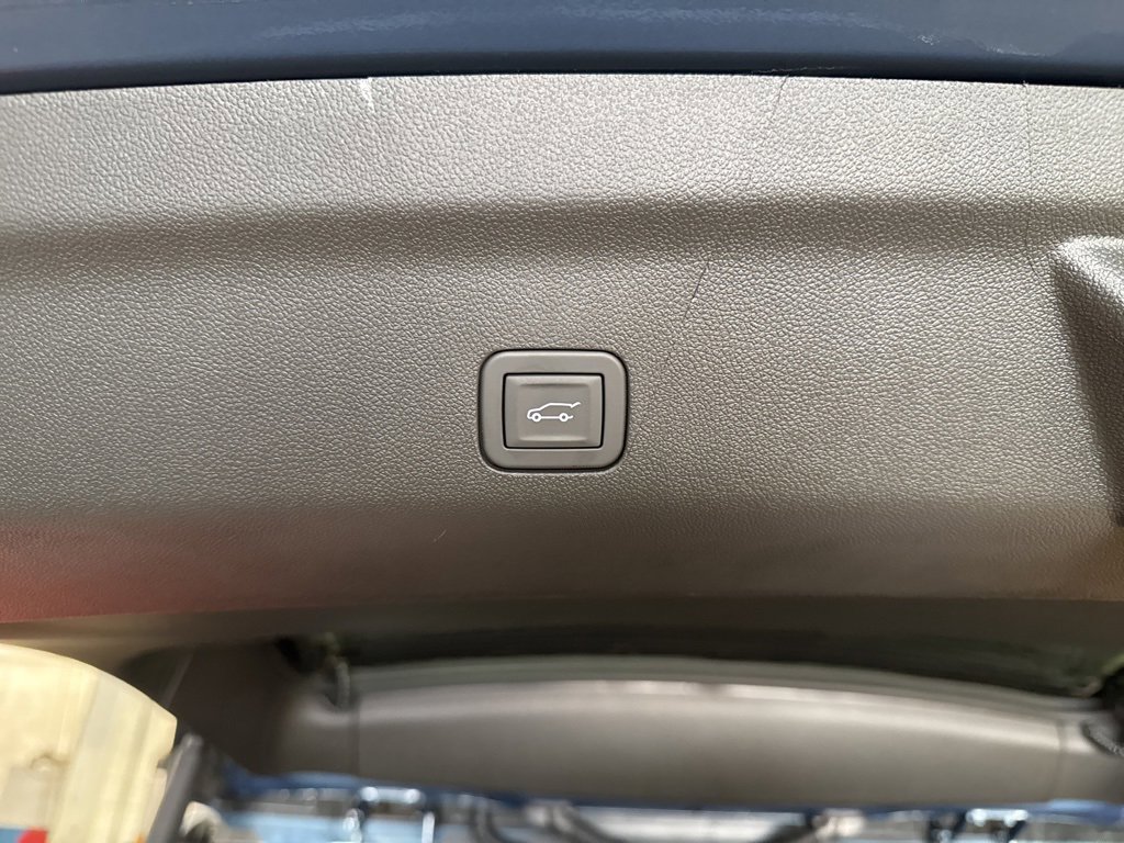 New 2026 GMC Yukon XL Denali w/ Sun & Power Step Package image 16