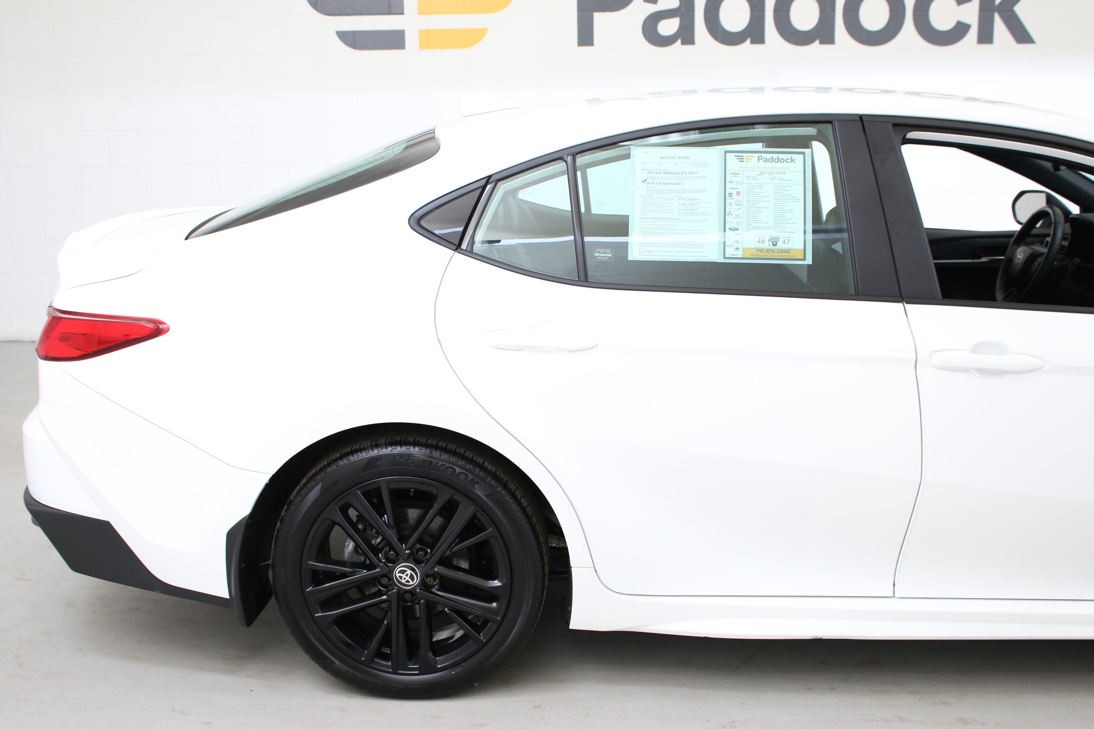 Used 2025 Toyota Camry SE w/ Convenience Package FWD image 7