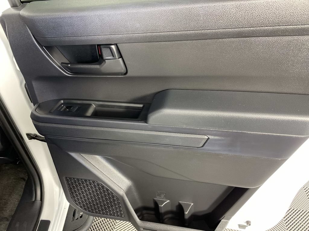 Used 2025 Toyota Tacoma SR5 AWD/4WD image 24