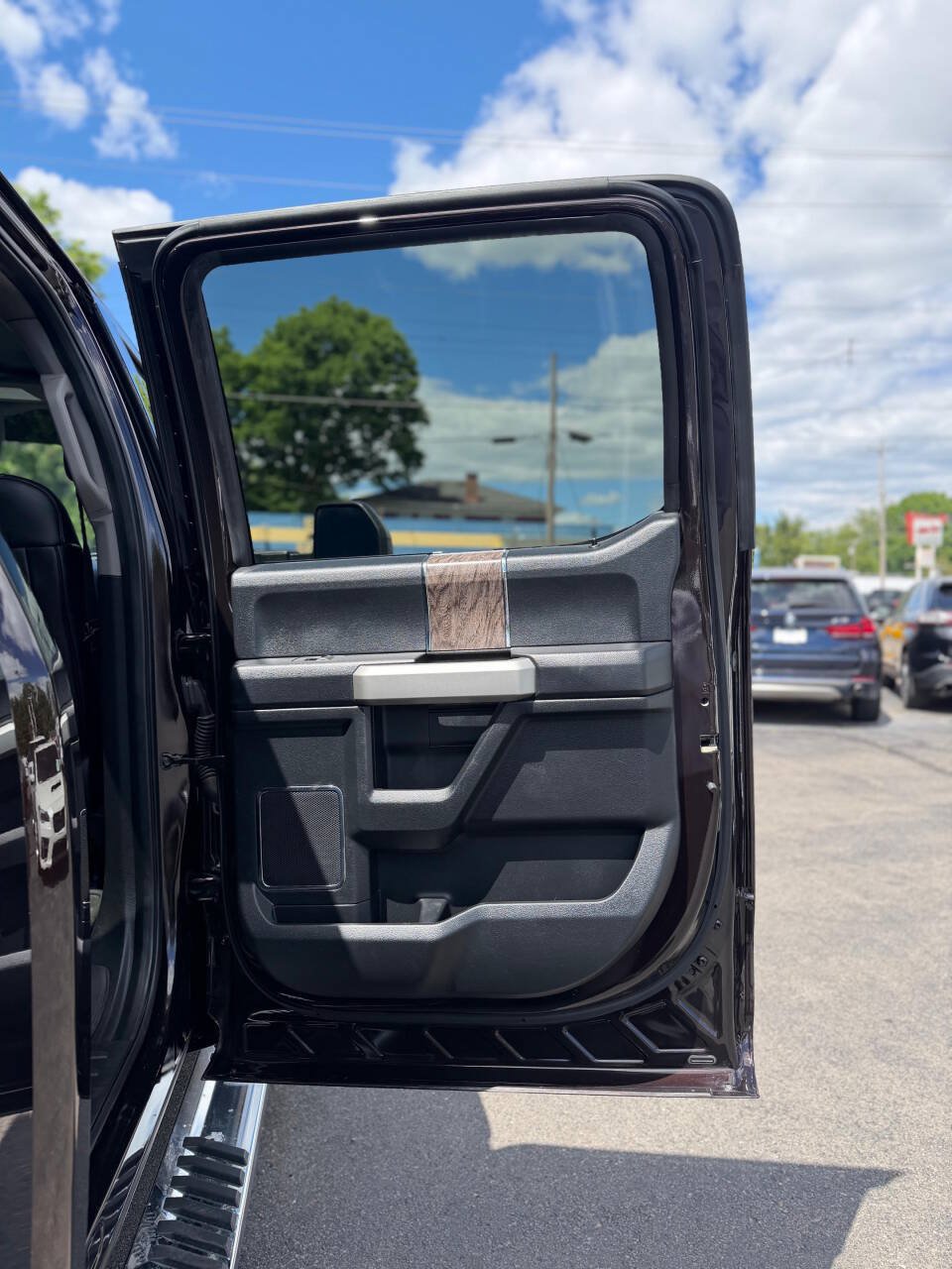 Used 2019 Ford F250 Lariat w/ Lariat Ultimate Package AWD/4WD image 15