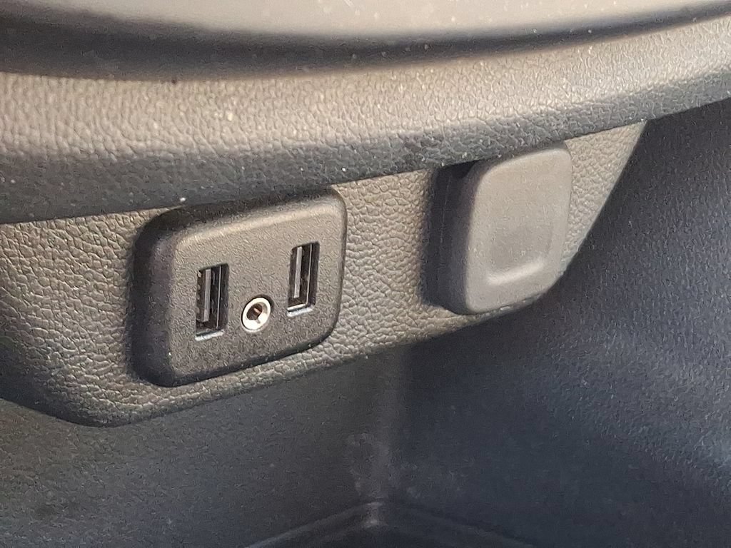 Certified 2022 Chevrolet Traverse LT FWD image 26
