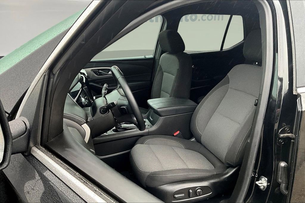 Certified 2023 Chevrolet Traverse LT w/ LPO, Floor Liner Package image 23