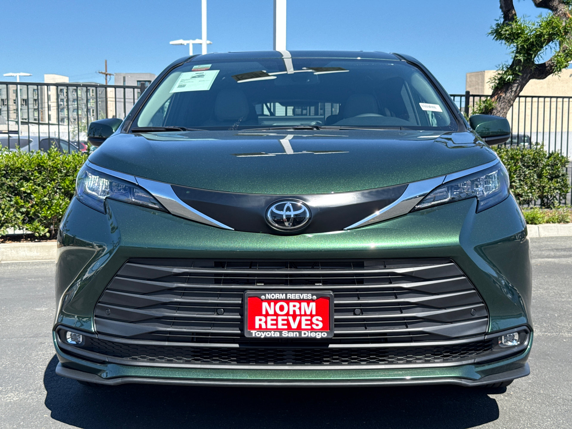 Certified 2026 Toyota Sienna XLE image 3