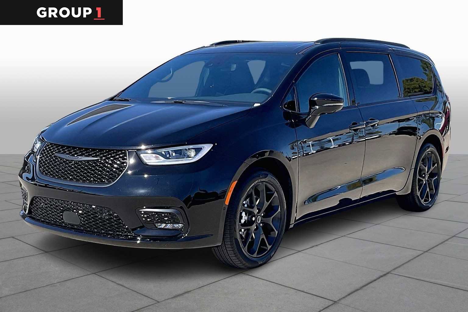 New 2026 Chrysler Pacifica Limited w/ S Appearance Package