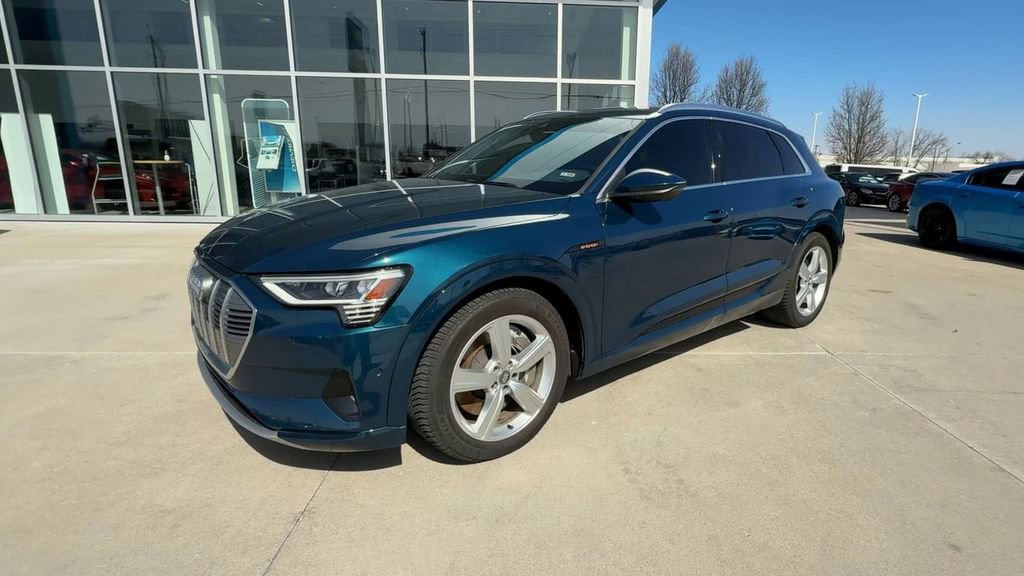 Used 2019 Audi e-tron Premium Plus image 4