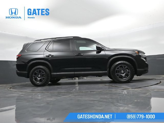 Certified 2025 Honda Pilot TrailSport image 41
