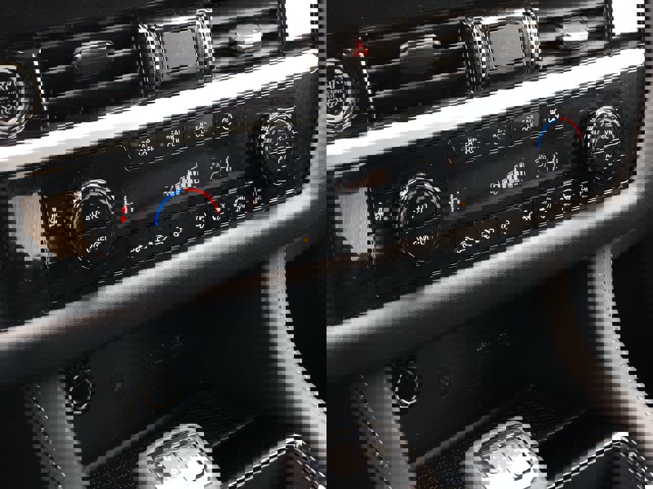 Used 2024 Nissan Pathfinder SL w/ SL Premium Package image 29