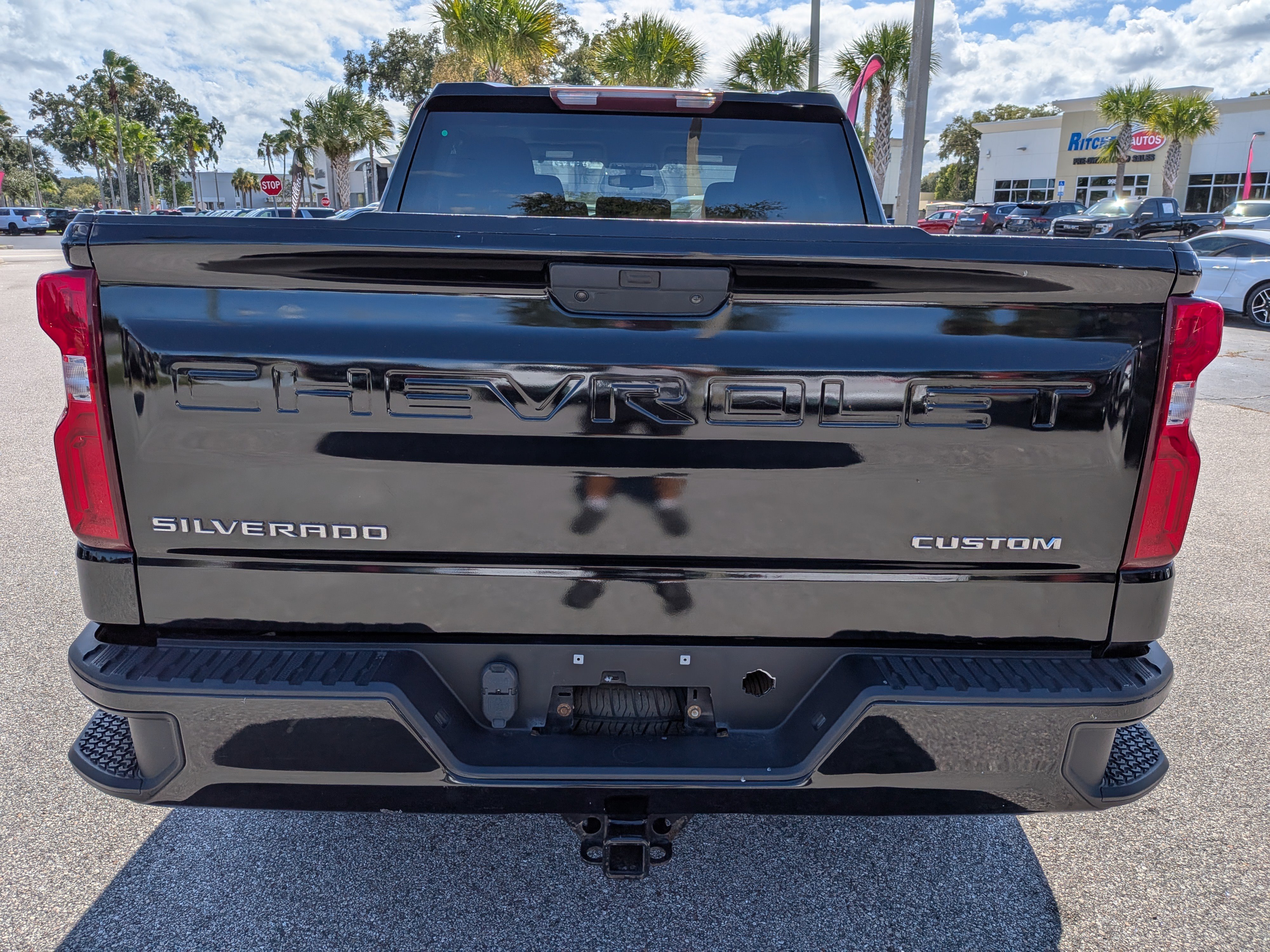 Certified 2020 Chevrolet Silverado 1500 Custom w/ Custom Value Package AWD/4WD image 5