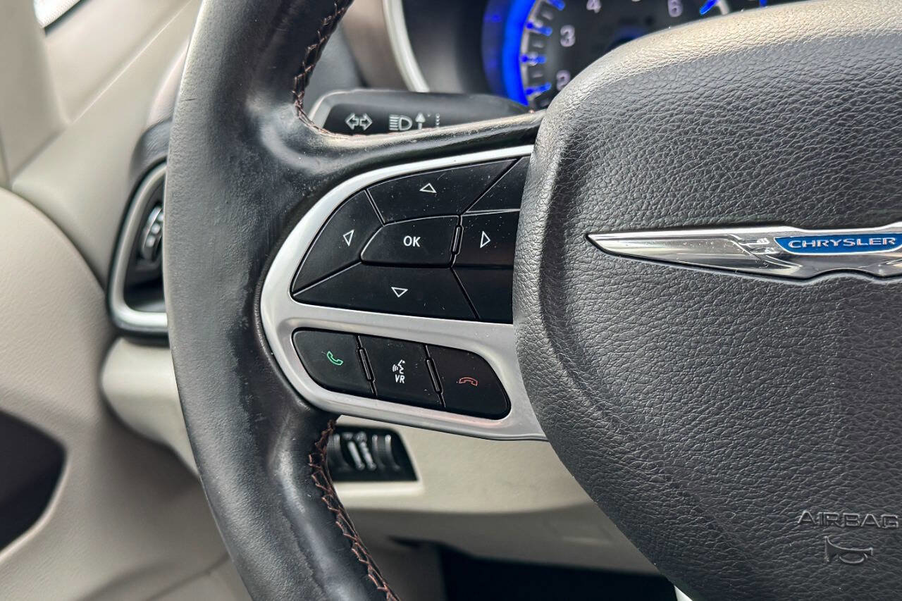 Used 2019 Chrysler Pacifica Touring-L image 26