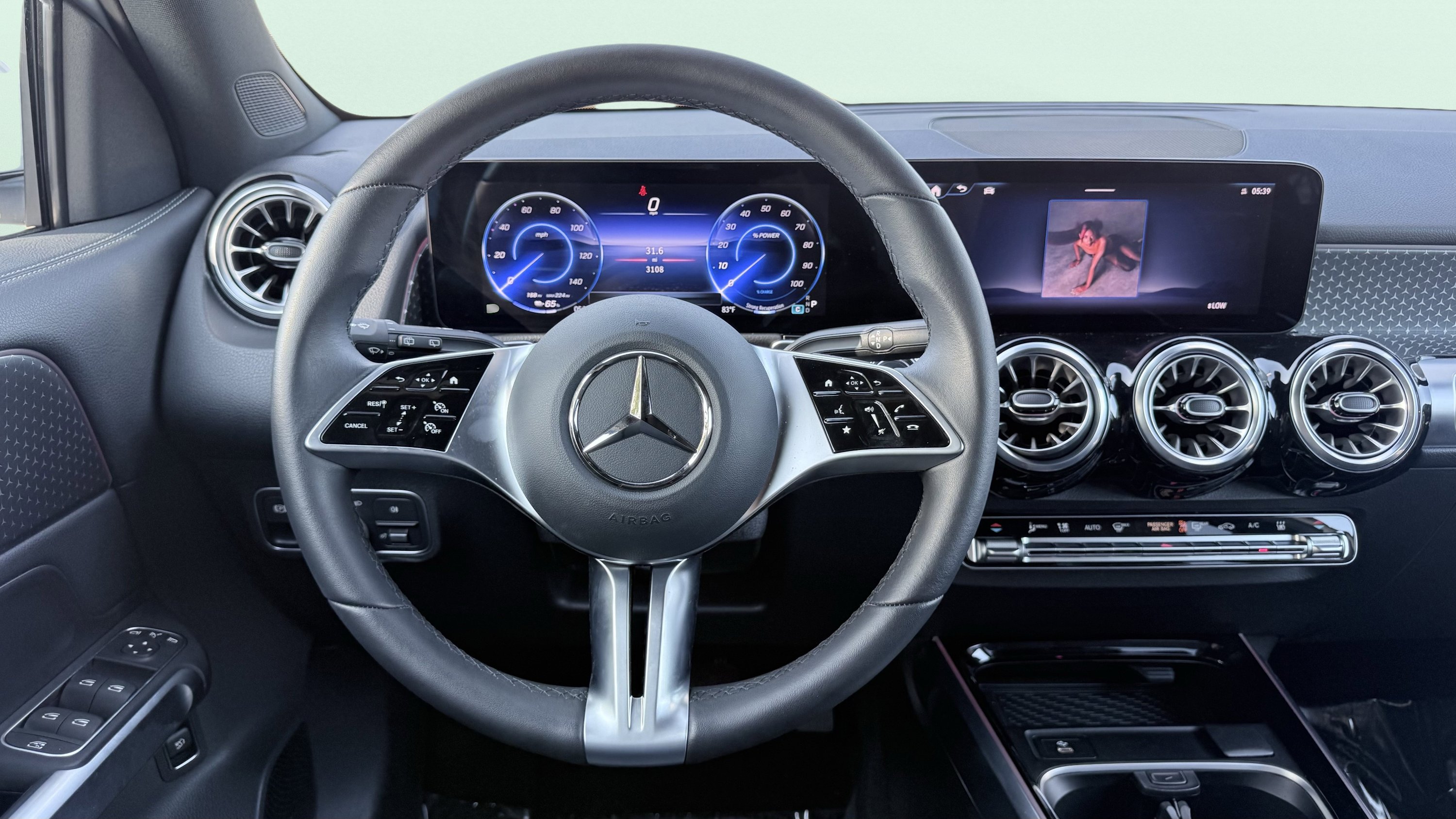 Used 2025 Mercedes-Benz EQB 250+ image 53