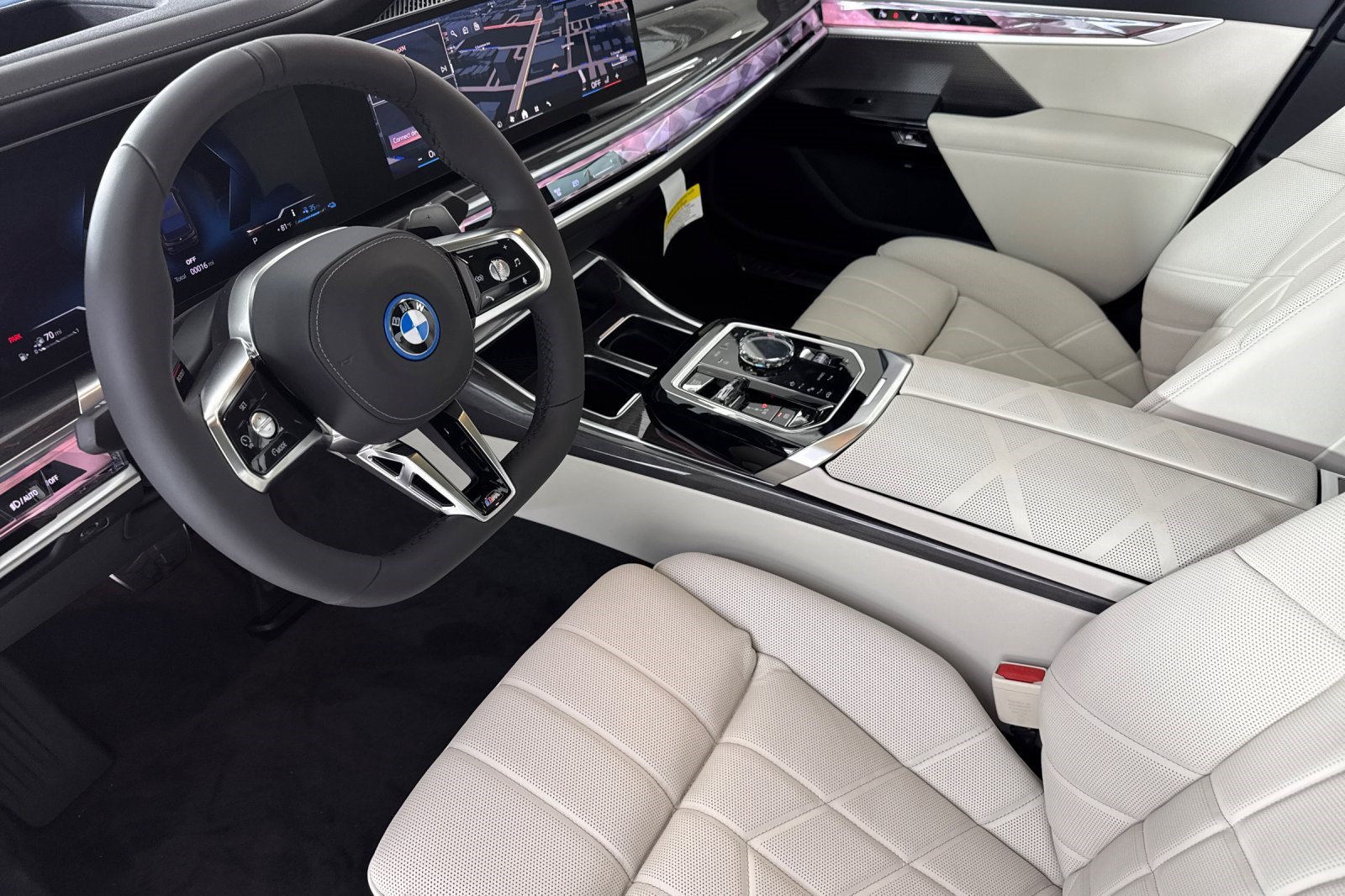 New 2026 BMW 750e xDrive w/ Premium Package AWD/4WD image 4