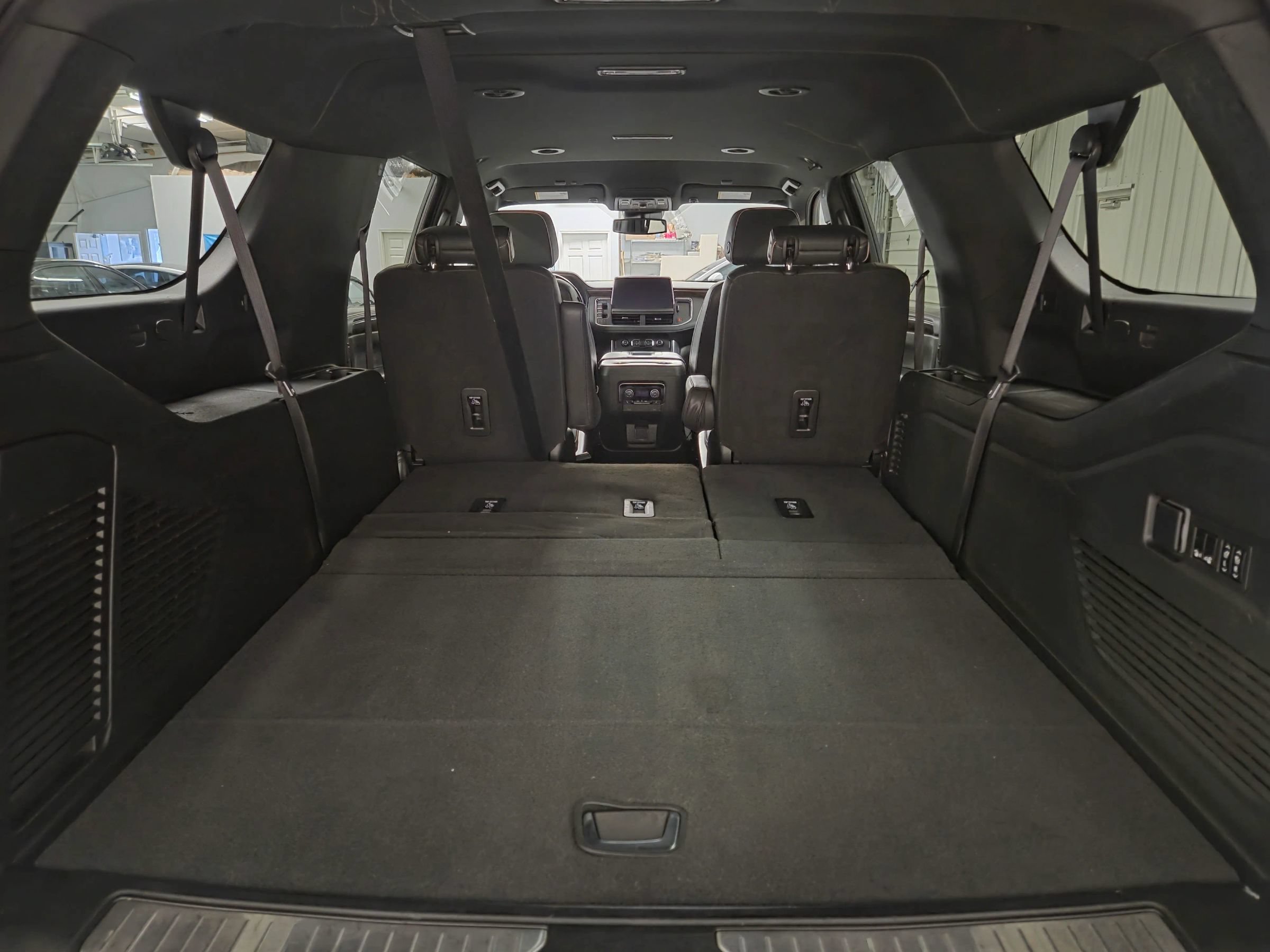 Used 2023 Chevrolet Suburban Premier RWD image 41