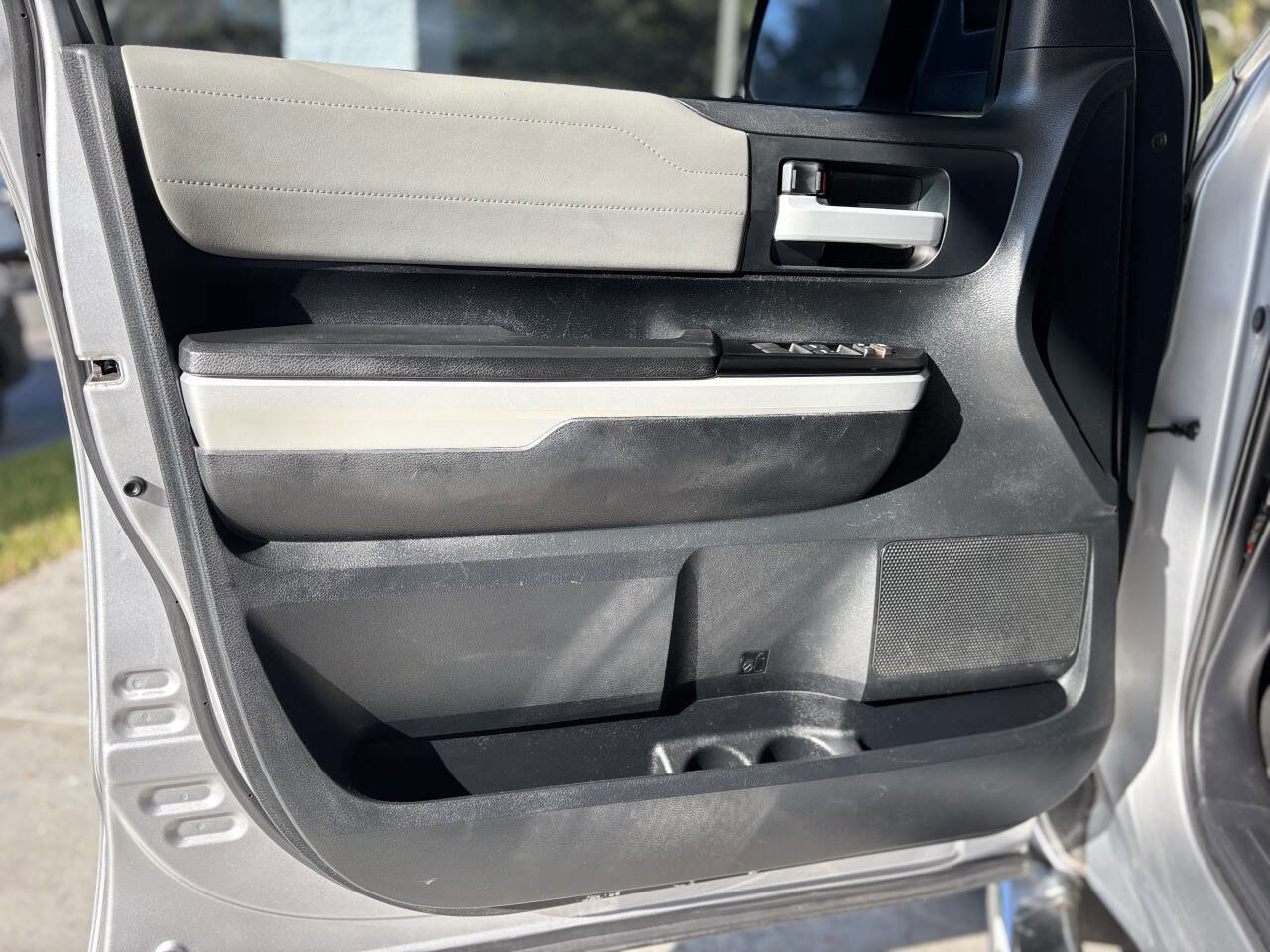 Used 2016 Toyota Tundra Limited w/ Limited Premium Package image 13