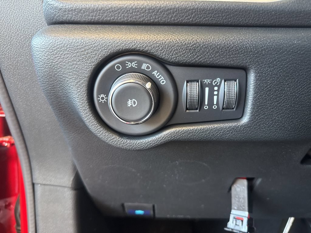 New 2026 Chrysler Pacifica Select FWD image 23