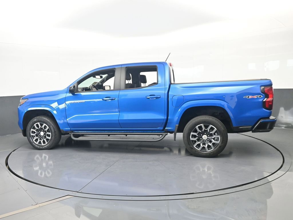 Used 2023 Chevrolet Colorado LT w/ LT Convenience Package II AWD/4WD image 3