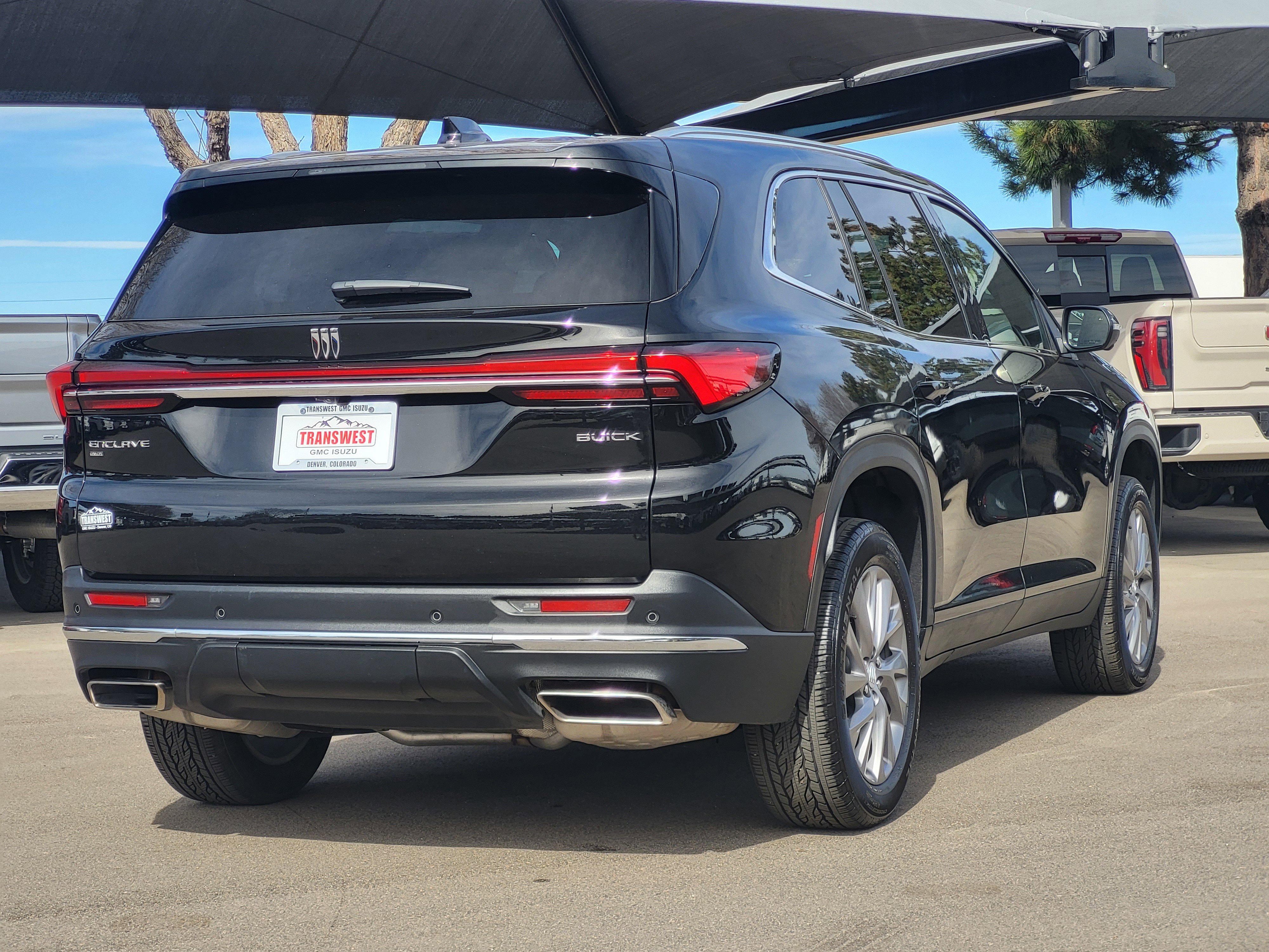 Used 2025 Buick Enclave Preferred image 7