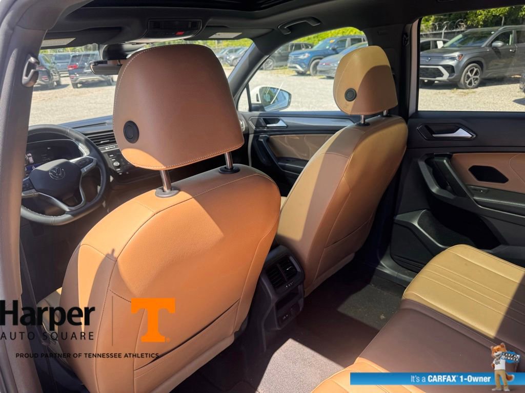 Used 2024 Volkswagen Tiguan SE w/ Panoramic Sunroof Package AWD/4WD image 10