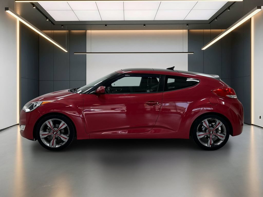 Used 2016 Hyundai Veloster w/ Option Group 02 FWD image 2