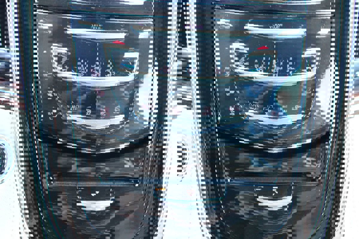 Used 2015 Cadillac Escalade ESV Premium image 57