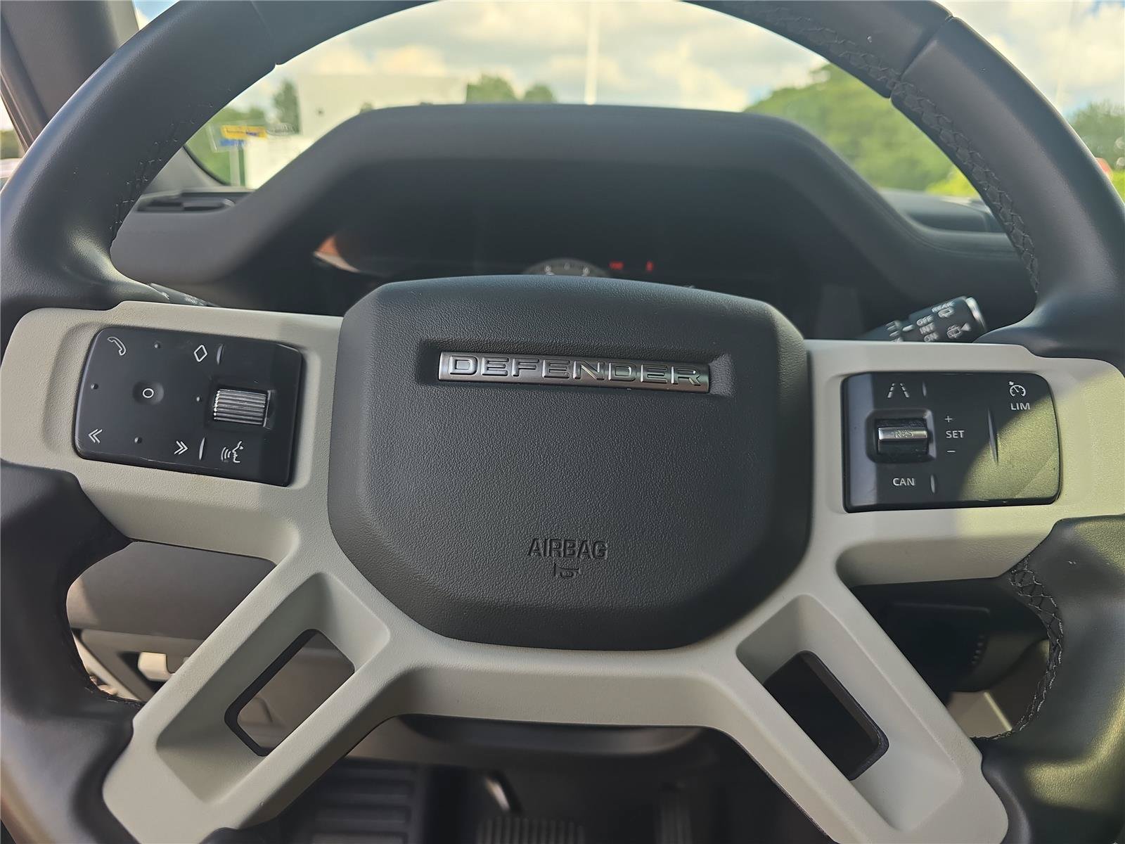 Used 2023 Land Rover Defender 90 S AWD/4WD image 17