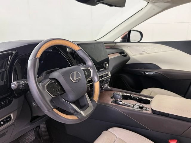 Used 2024 Lexus RX 350 FWD w/ Convenience Package image 18