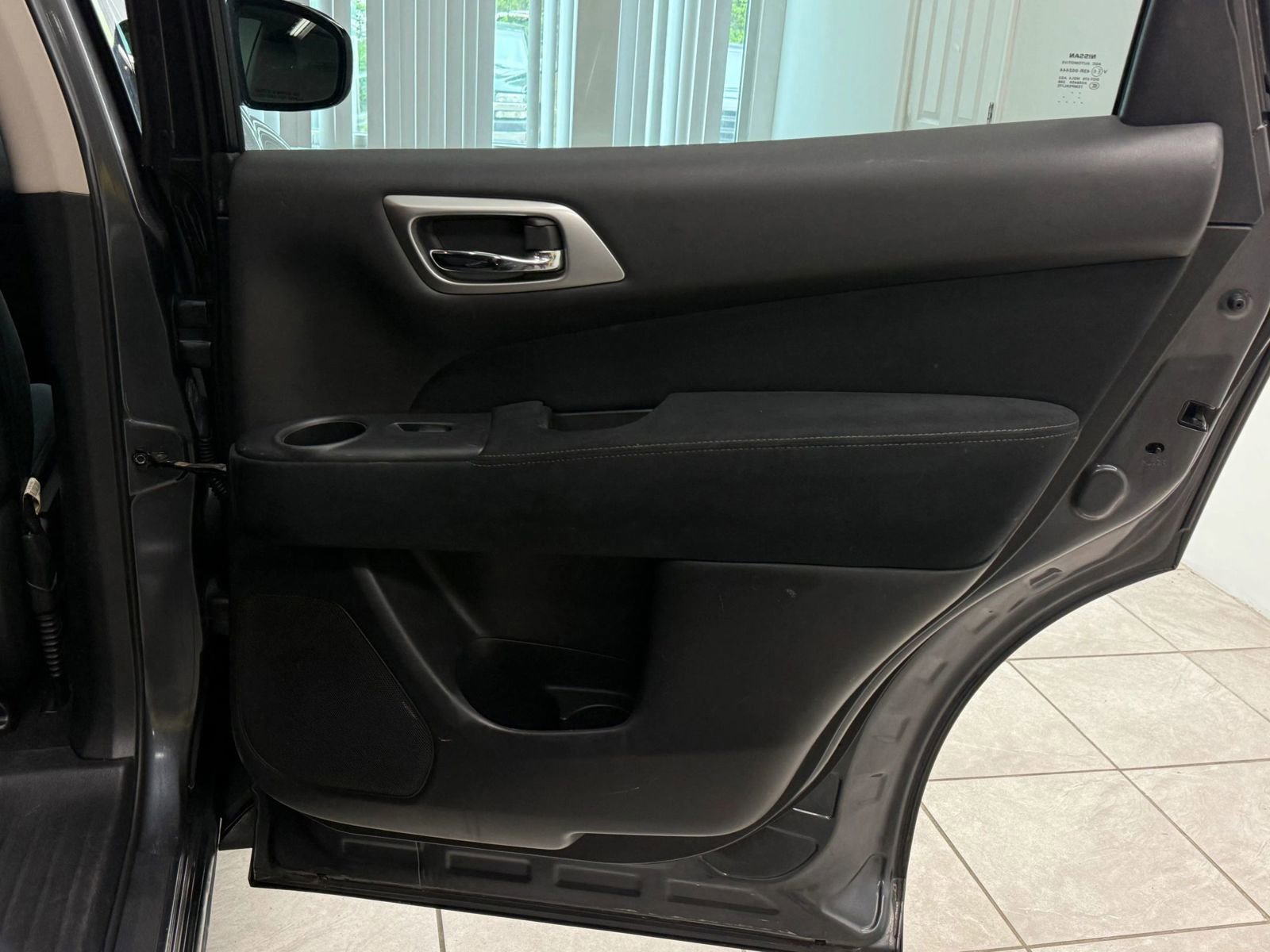 Used 2014 Nissan Pathfinder SV FWD image 23