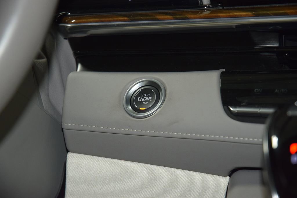 Used 2024 Cadillac Escalade ESV Sport Platinum w/ LPO, ONYX Package AWD/4WD image 34