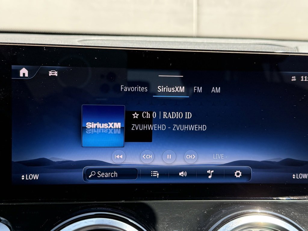 Used 2025 Mercedes-Benz GLB 250 4MATIC image 10