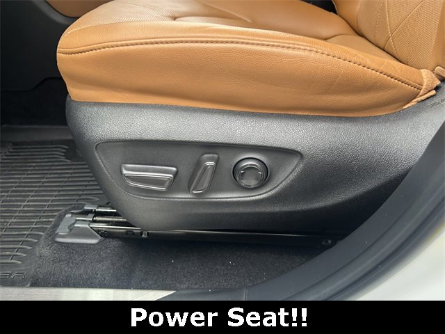 Used 2024 Toyota Highlander Platinum image 7