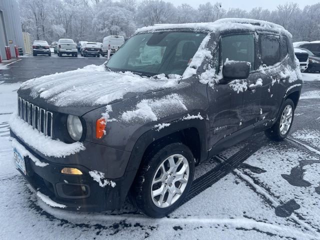 Used 2016 Jeep Renegade Latitude image 4