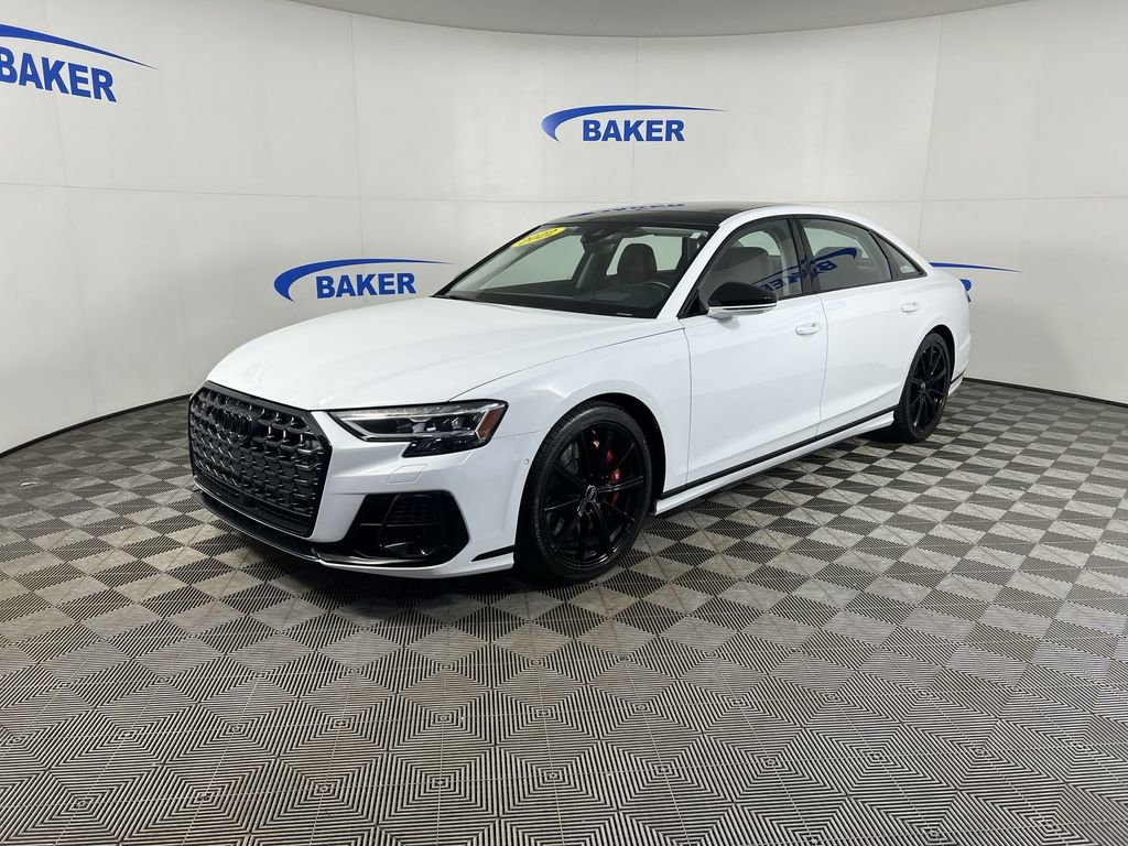 Used 2022 Audi S8 AWD/4WD image 5