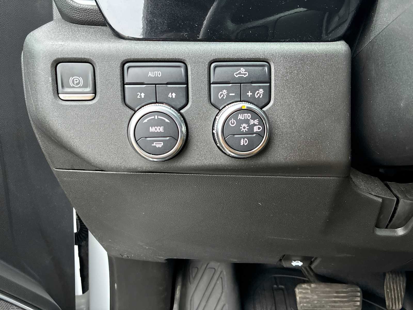 Certified 2023 GMC Sierra 1500 Elevation w/ LPO, Elevation Black Package image 17